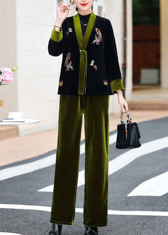 Effortlessly Elegant Pants with a Timeless Design