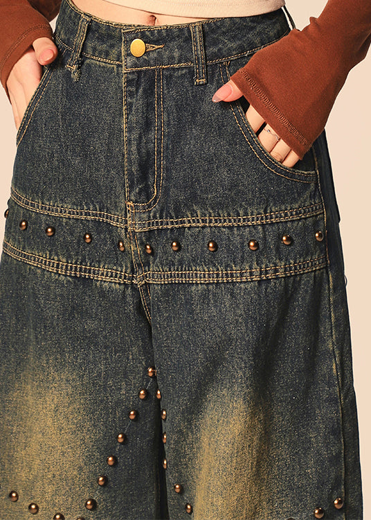 Effortlessly Elegant Pants with a Timeless Design