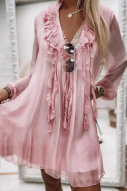 Effortlessly Elegant Dress with a Timeless Design