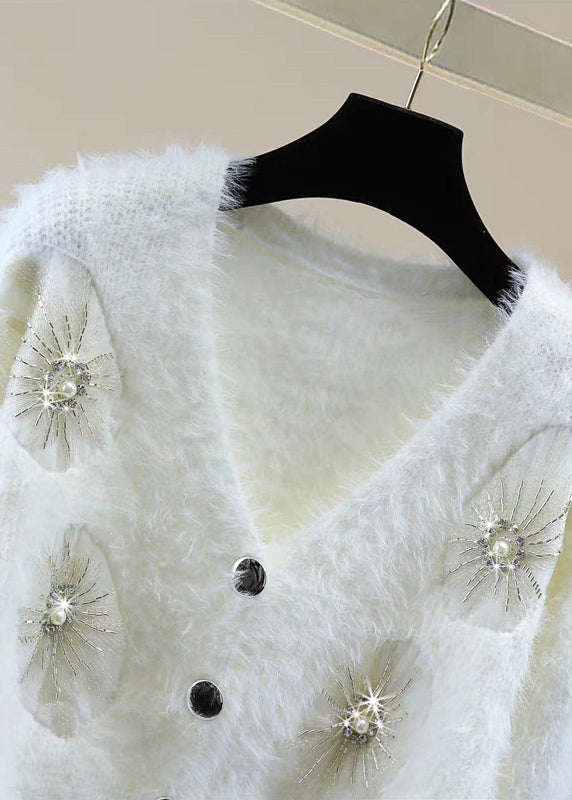 Effortlessly Elegant Sweater with a Timeless Design