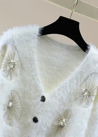 Effortlessly Elegant Sweater with a Timeless Design