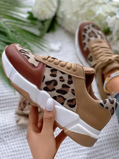 Classic Orthopedic Sneakers with Timeless Style