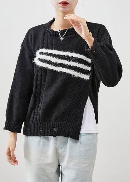 Well Tailored Sweater with a Graceful Silhouette