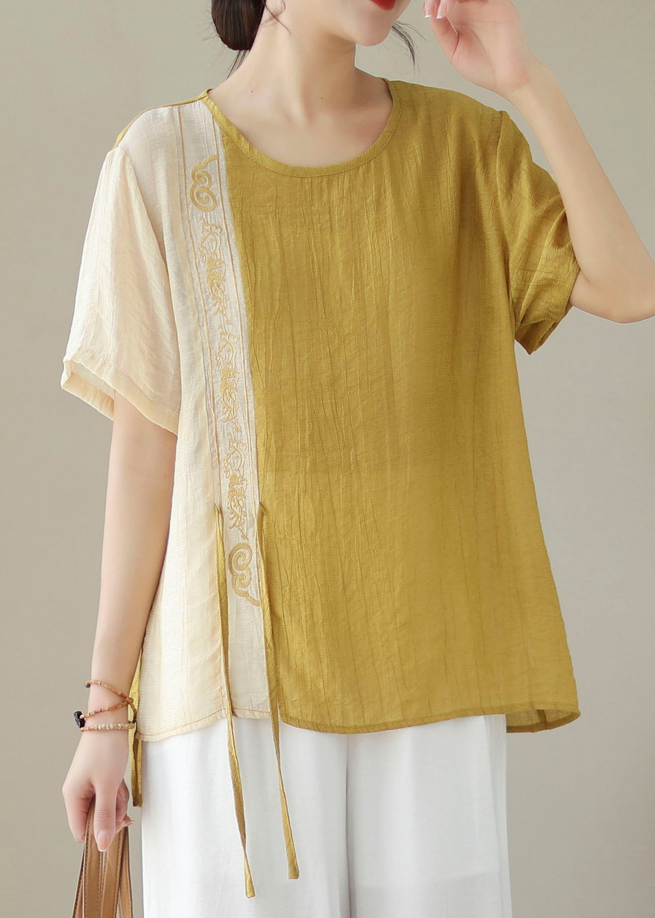 Effortlessly Elegant Shirt with a Timeless Design