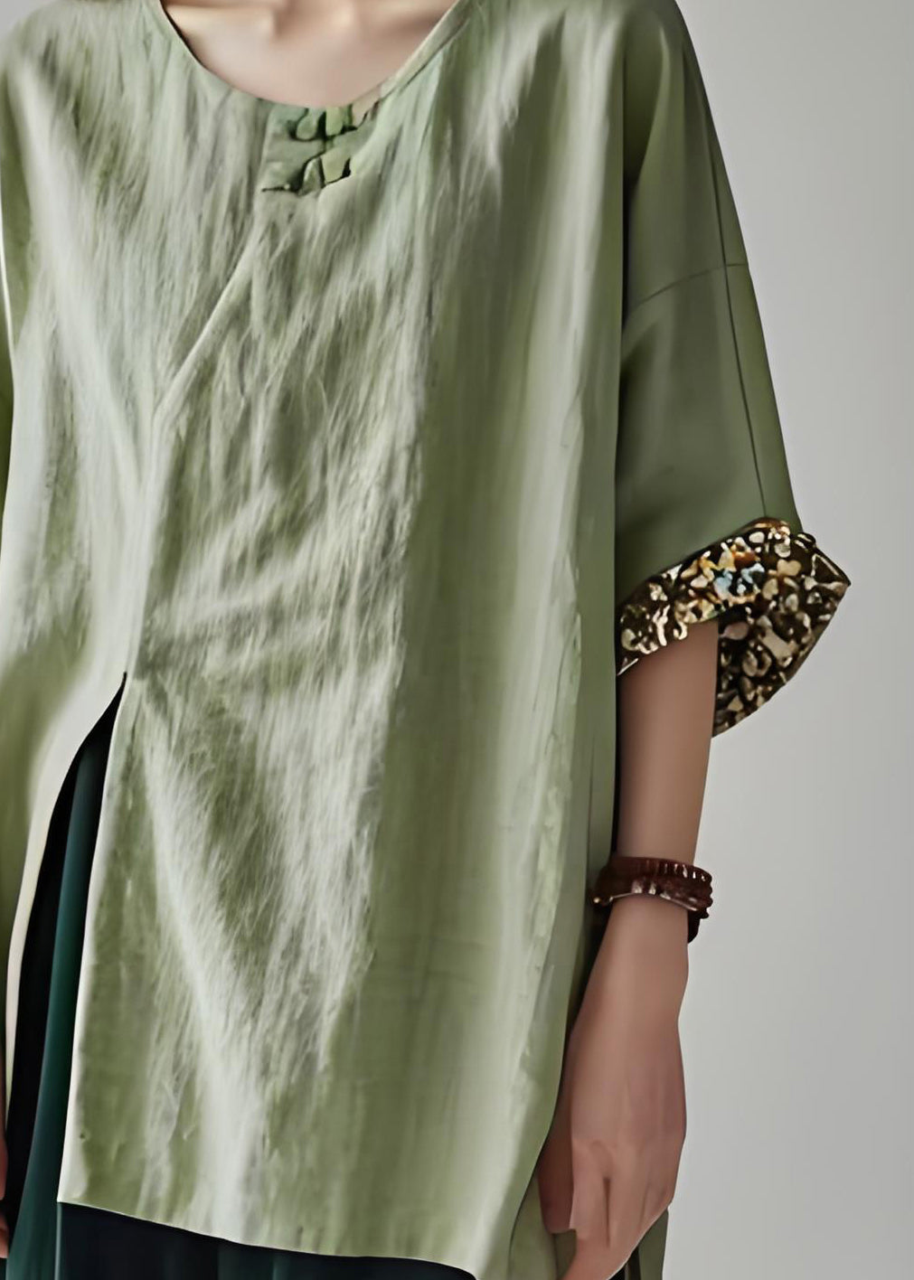 Sophisticated Blouse with a Clean Classic Look