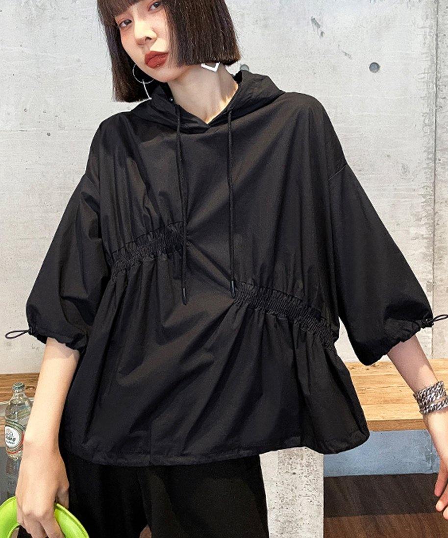 Effortlessly Elegant Top with a Timeless Design
