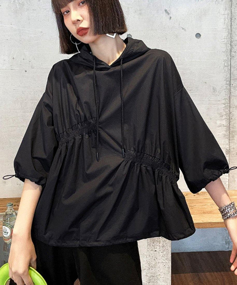 Effortlessly Elegant Top with a Timeless Design