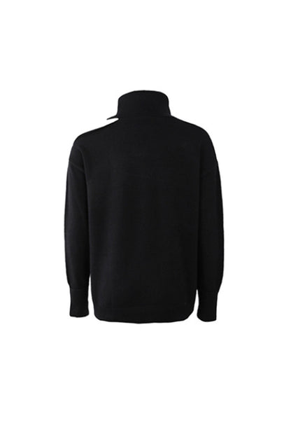 Well Tailored Sweater with a Graceful Silhouette