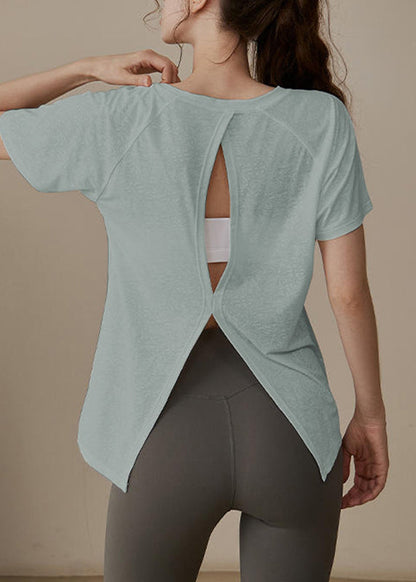 Well Tailored Top with a Graceful Silhouette