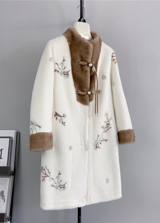 Elegantly Styled Coat for Everyday Wear