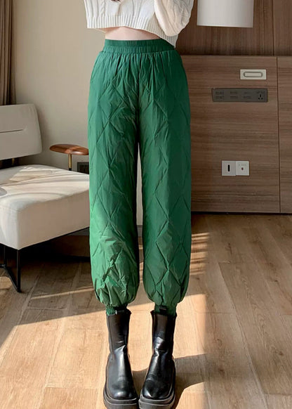 Effortlessly Elegant Pants with a Timeless Design