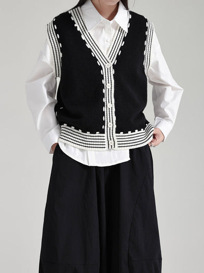 Effortlessly Elegant Garment with a Timeless Design
