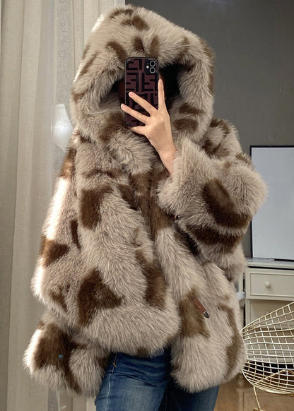 Effortlessly Elegant Coat with a Timeless Design