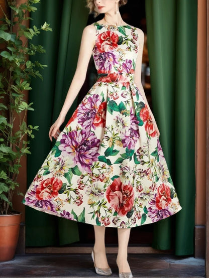 Classic Vintage Dress with a Flattering Fit