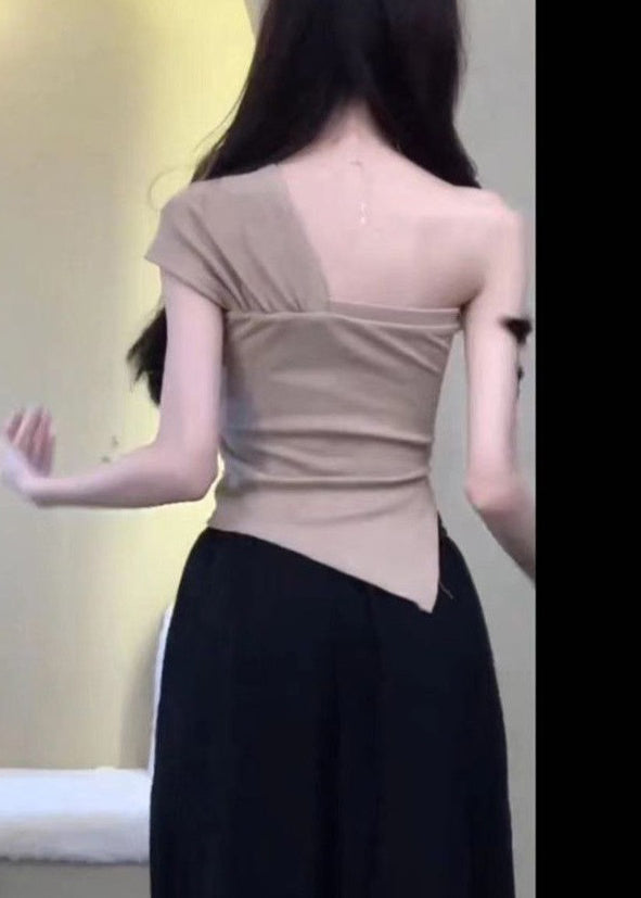 Well Tailored Shirt with a Graceful Silhouette