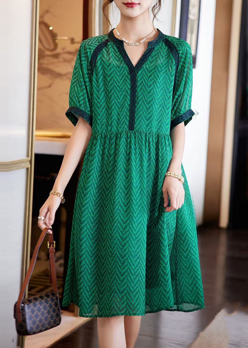 Classic Vintage Dress with a Flattering Fit