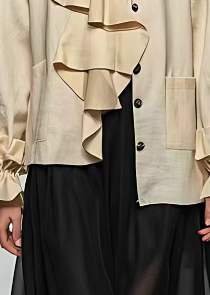 Well Tailored Coat with a Graceful Silhouette