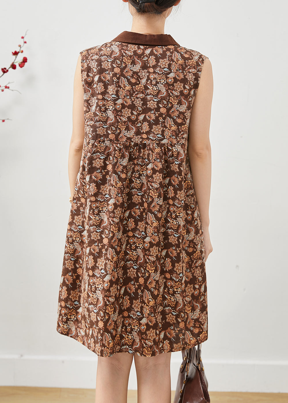 Classic Vintage Dress with a Flattering Fit
