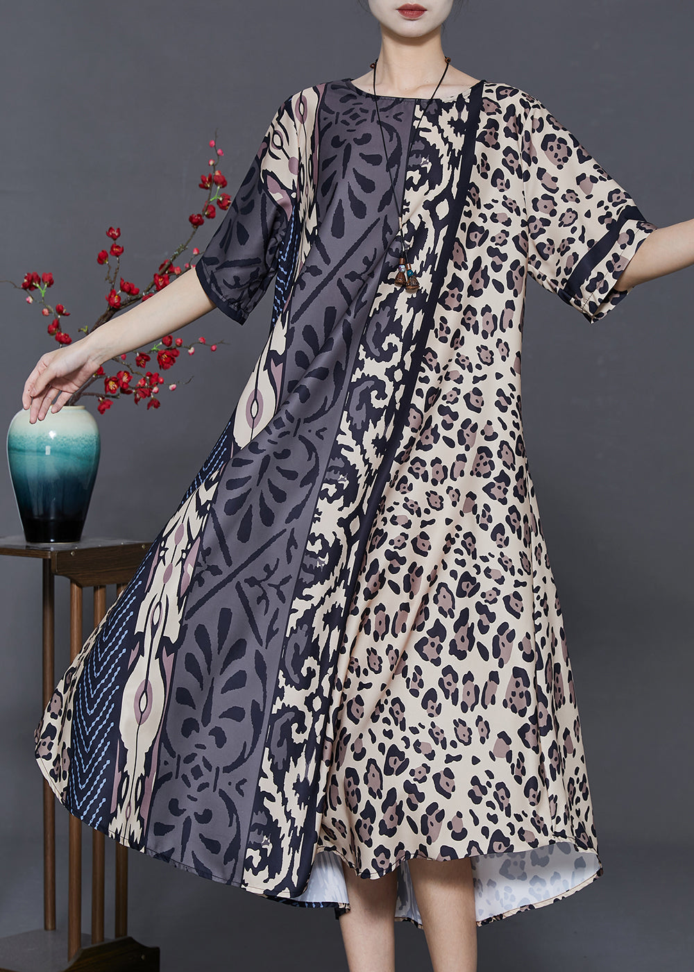 Well Tailored Dress with a Graceful Silhouette