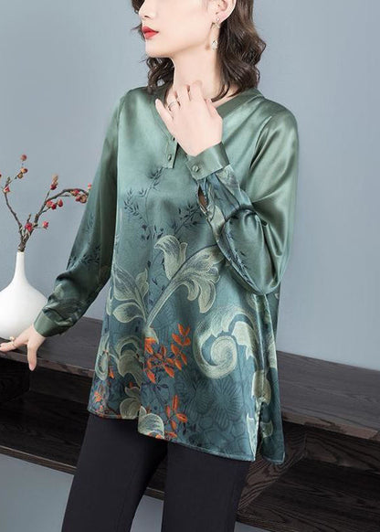 Well Tailored Top with a Graceful Silhouette