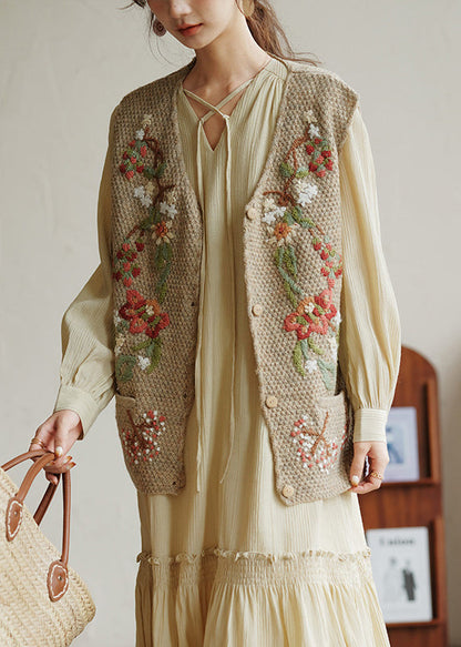 Gracefully Styled Coat for Any Occasion