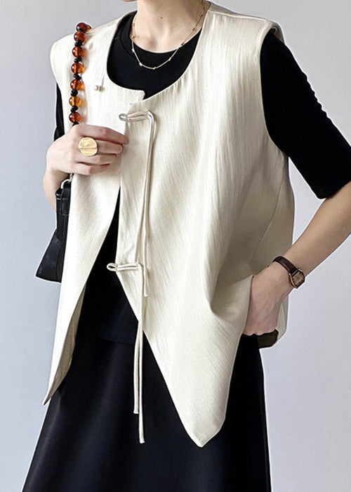 Well Tailored Coat with a Graceful Silhouette