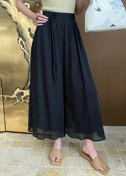 Well Tailored Pants with a Graceful Silhouette