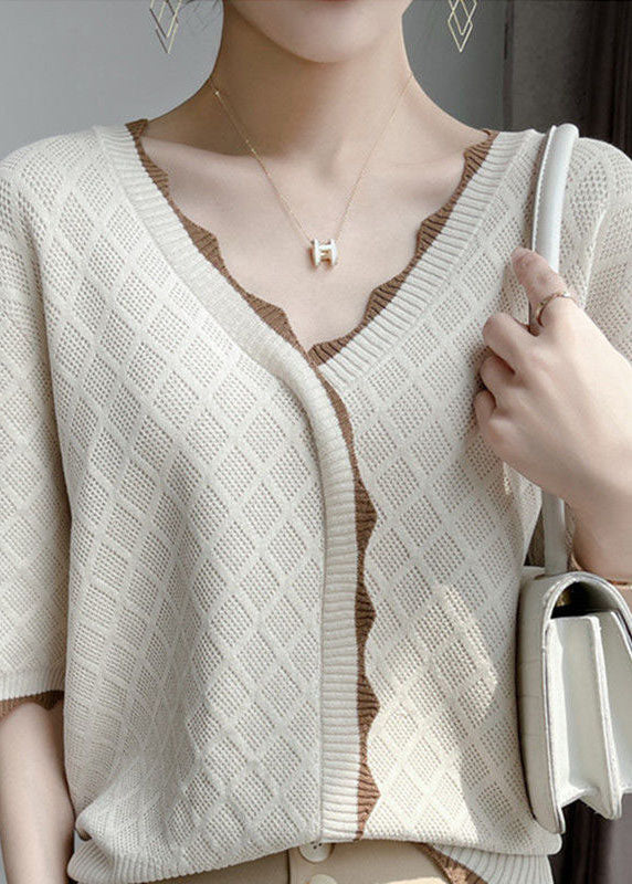 Classic Vintage Sweater with a Flattering Fit