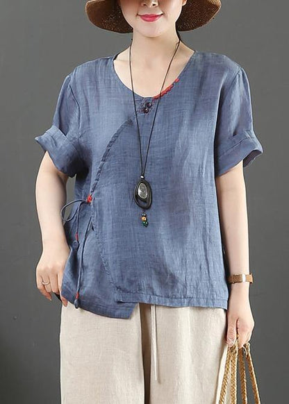 Classic Vintage Blouse with a Flattering Fit