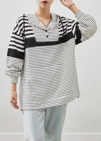 Classic Vintage Pullover with a Flattering Fit