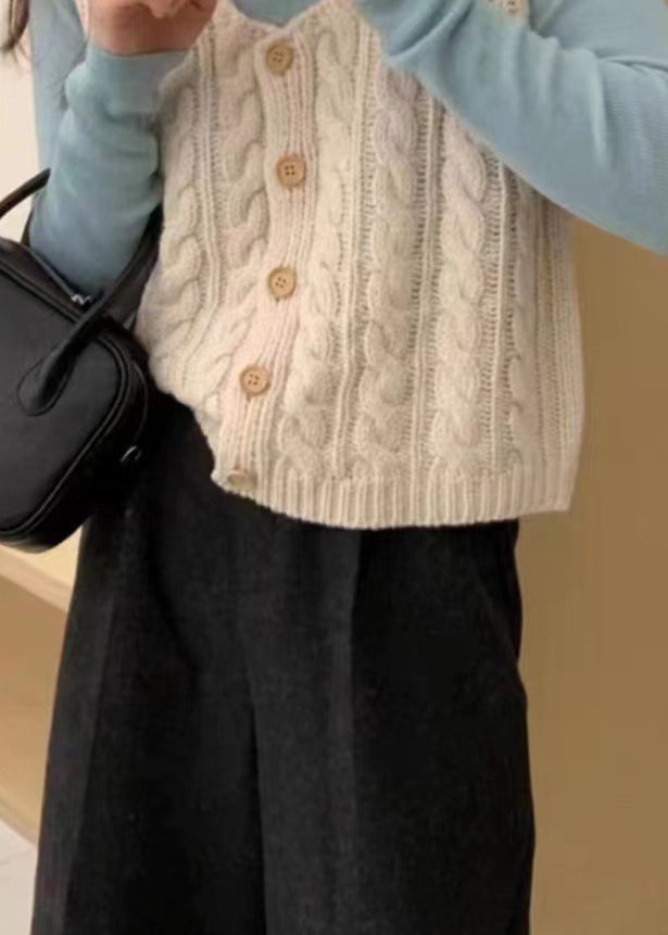 Beautifully Finished Top in a Timeless Design