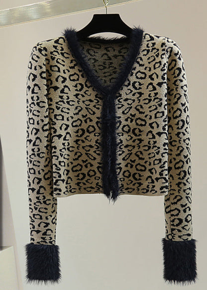 Classic Vintage Sweater with a Flattering Fit