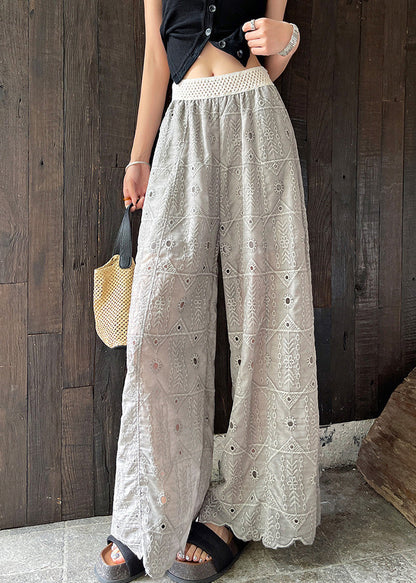 Elegantly Styled Trousers for Everyday Wear
