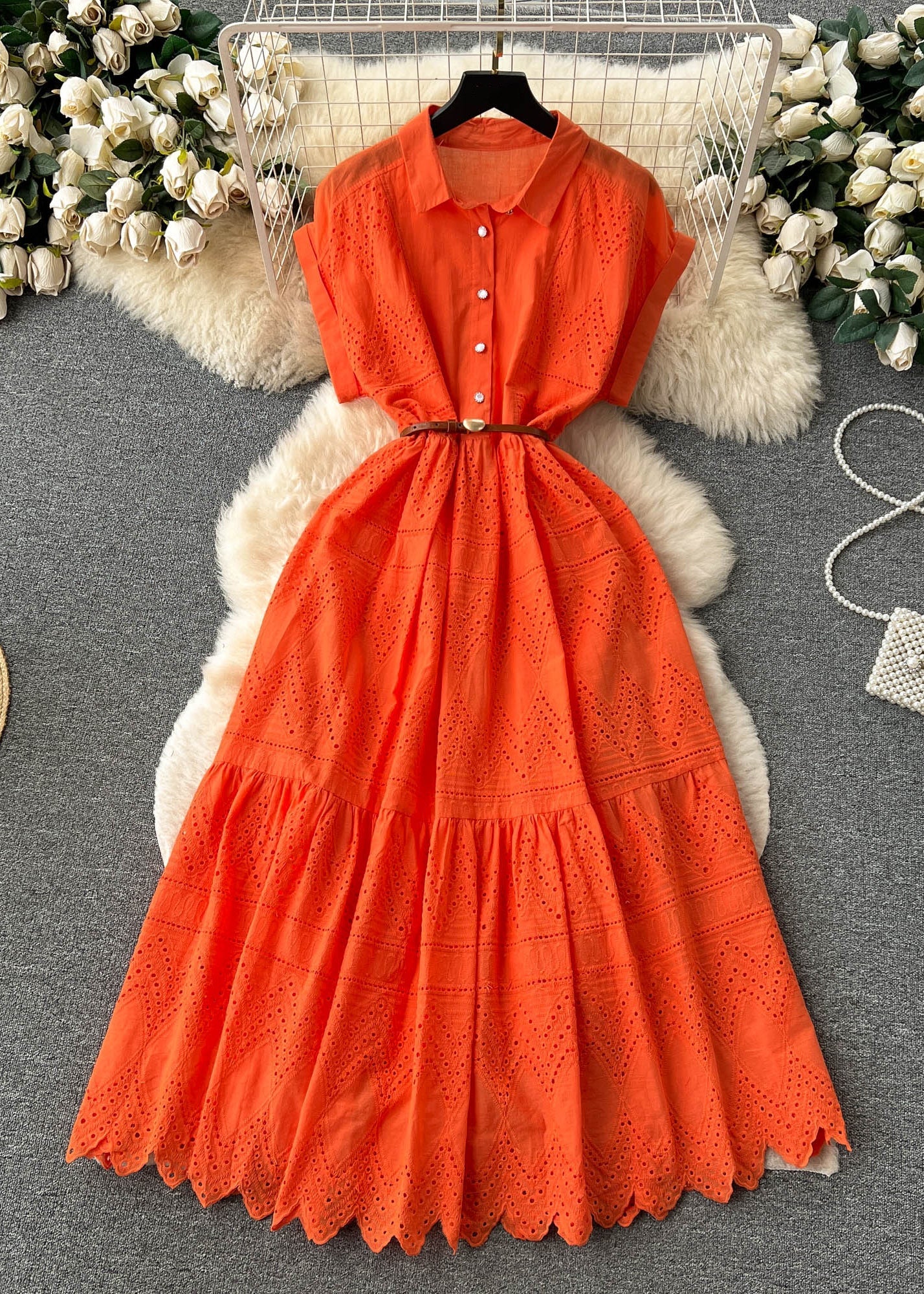 Effortlessly Elegant Dress with a Timeless Design
