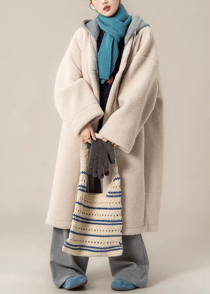 Well Tailored Coat with a Graceful Silhouette