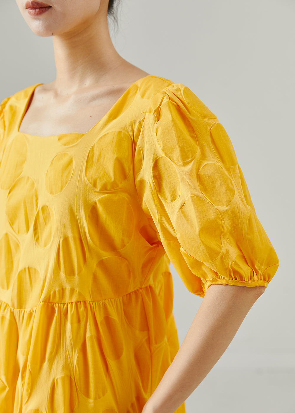Well Tailored Dress with a Graceful Silhouette