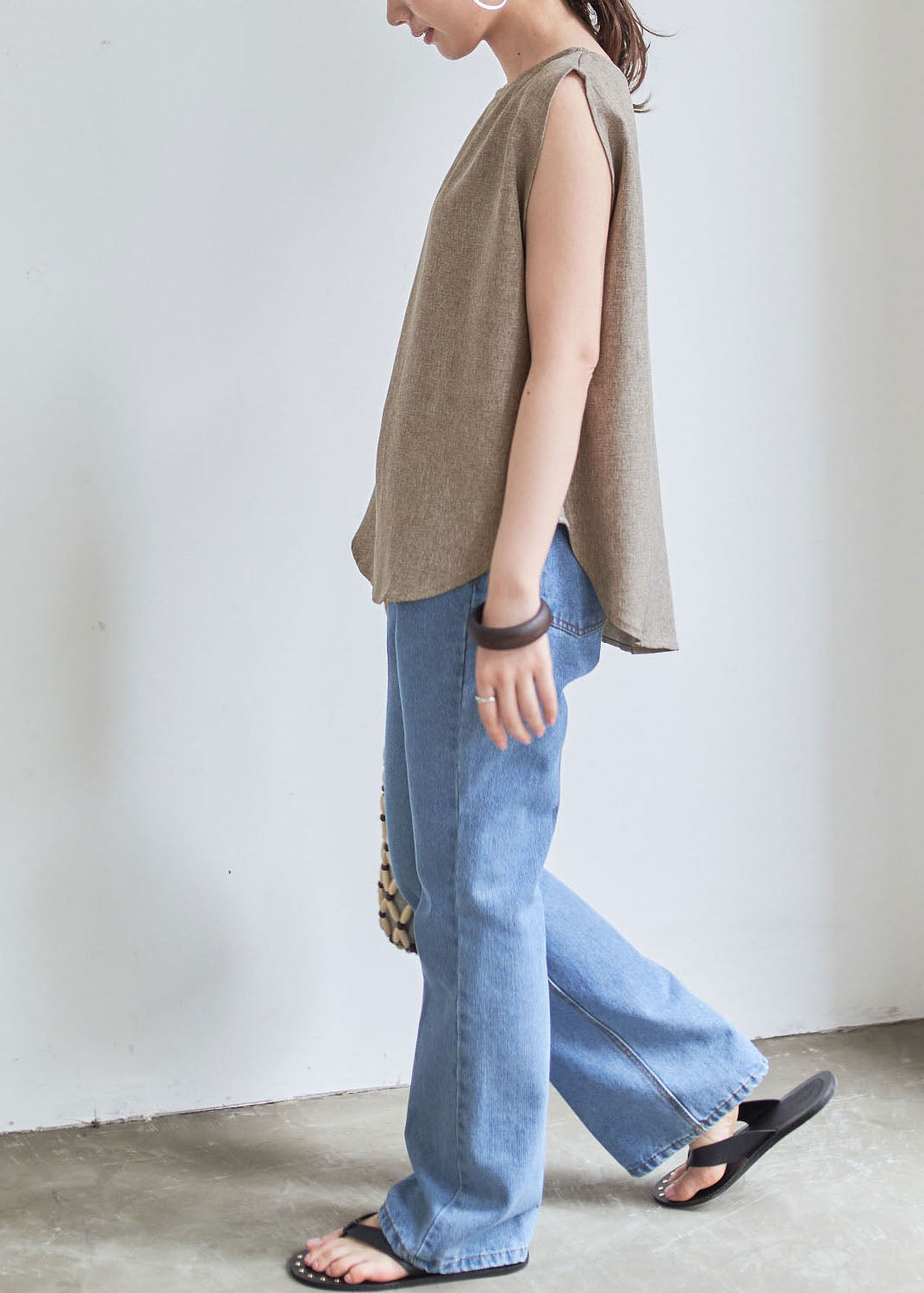 Effortlessly Elegant Top with a Timeless Design