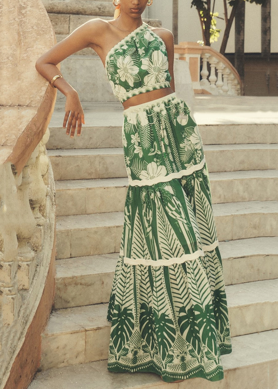 Effortlessly Elegant Top with a Timeless Design