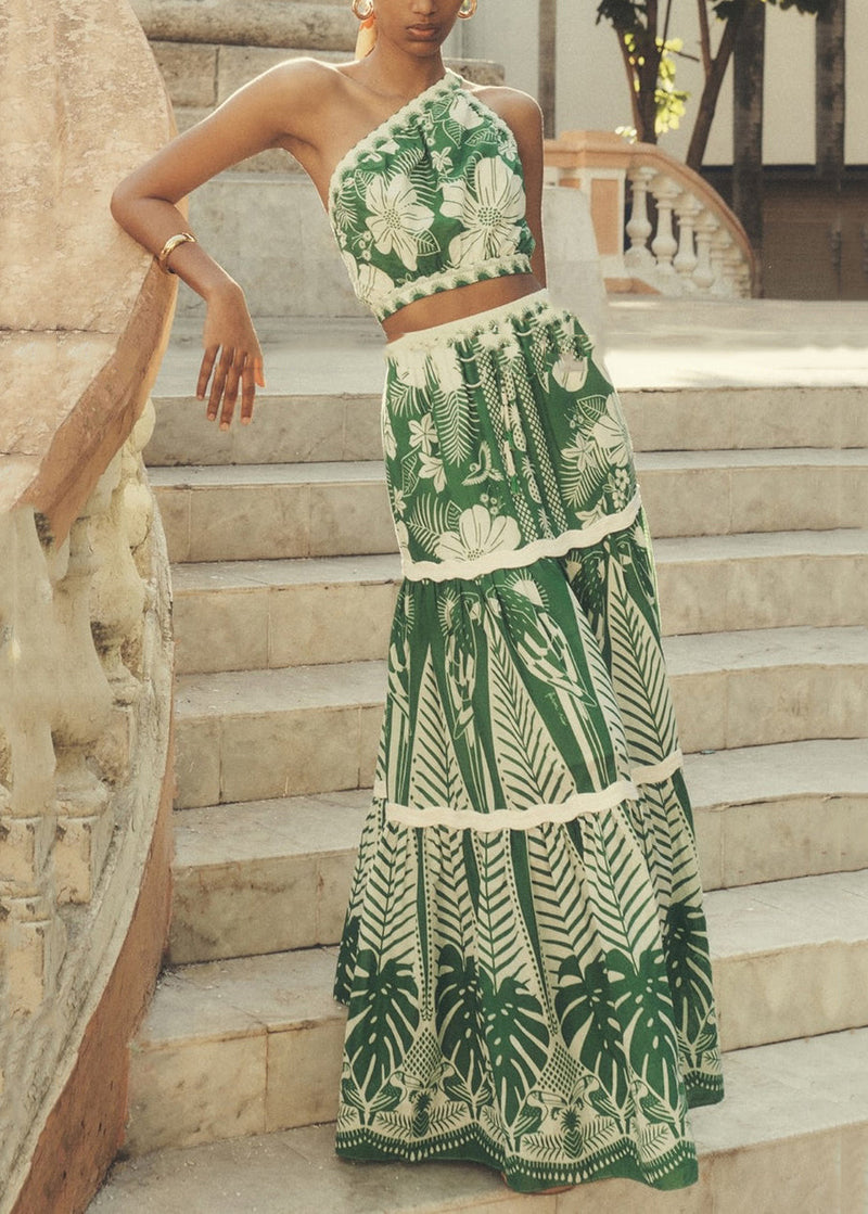 Effortlessly Elegant Top with a Timeless Design