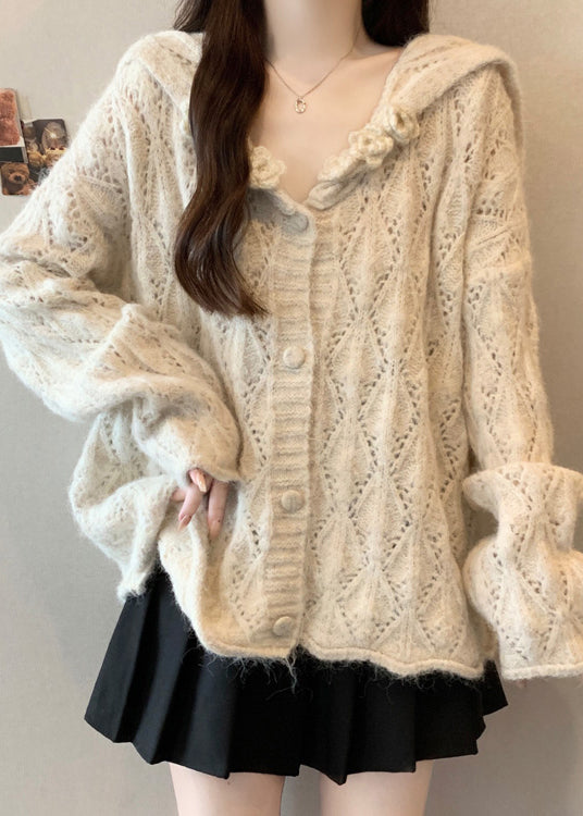 Effortlessly Elegant Cardigan with a Timeless Design