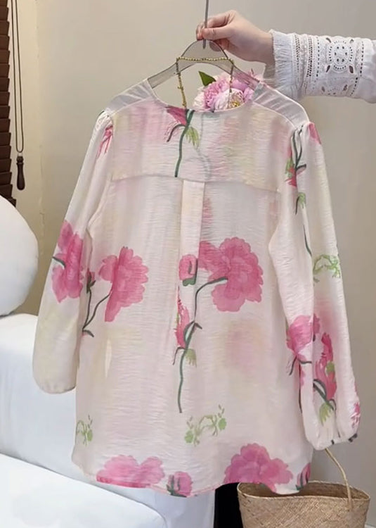 Well Tailored Blouse with a Graceful Silhouette