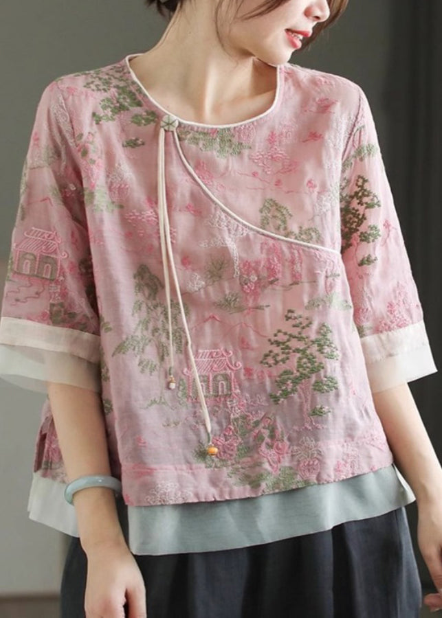 Well Tailored Top with a Graceful Silhouette