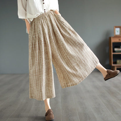 Effortlessly Elegant Pants with a Timeless Design