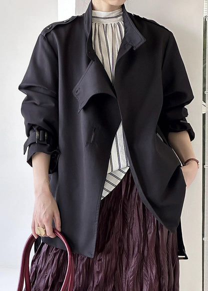 Well Tailored Coat with a Graceful Silhouette