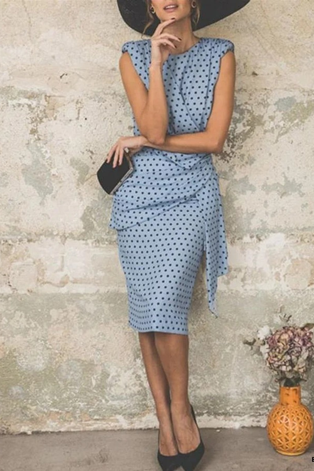 Classic Vintage Dress with a Flattering Fit