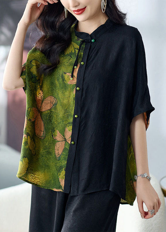 Classic Vintage Shirt with a Flattering Fit