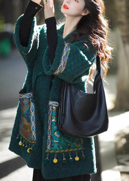 Well Tailored Coat with a Graceful Silhouette