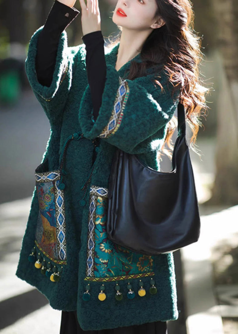 Well Tailored Coat with a Graceful Silhouette