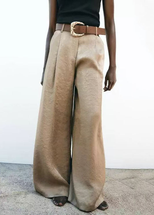 Well Tailored Pants with a Graceful Silhouette
