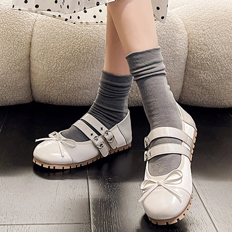 Graceful Orthopedic Sandals for Modern Look